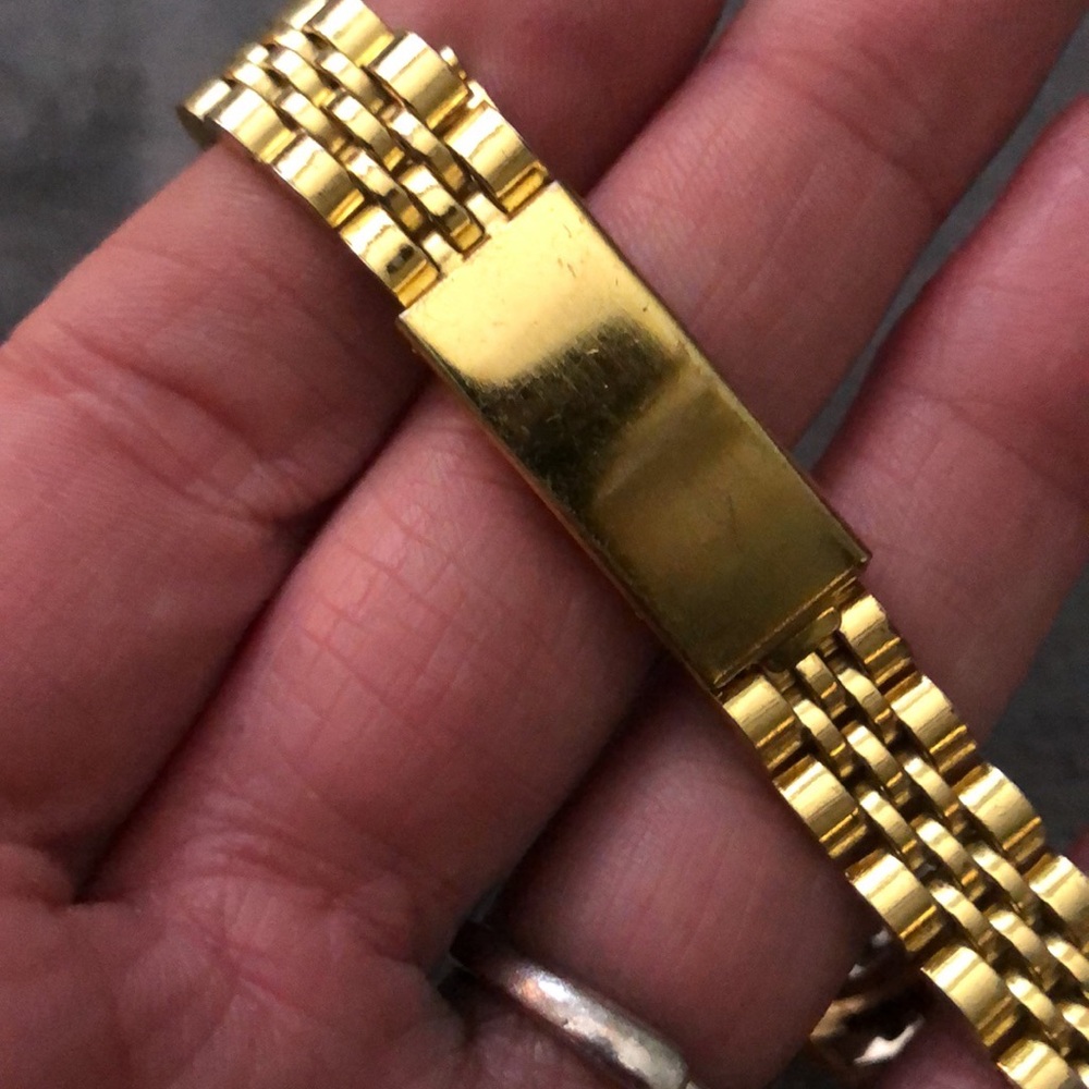 Geneva Gold Watch with Black Dial - Picture 3 of 4